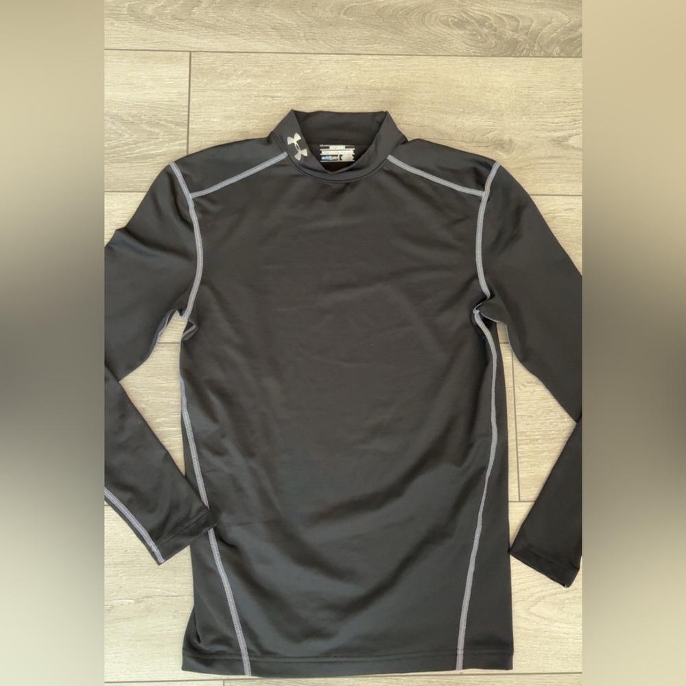Under Armour Men’s Large Coldgear Compression Long Sleeved Shirt Black EUC
